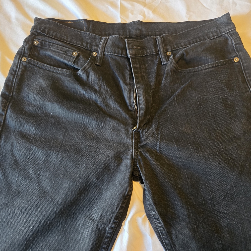 Levi's Men's Dark Gray Straight Jeans - Picture 3 of 3